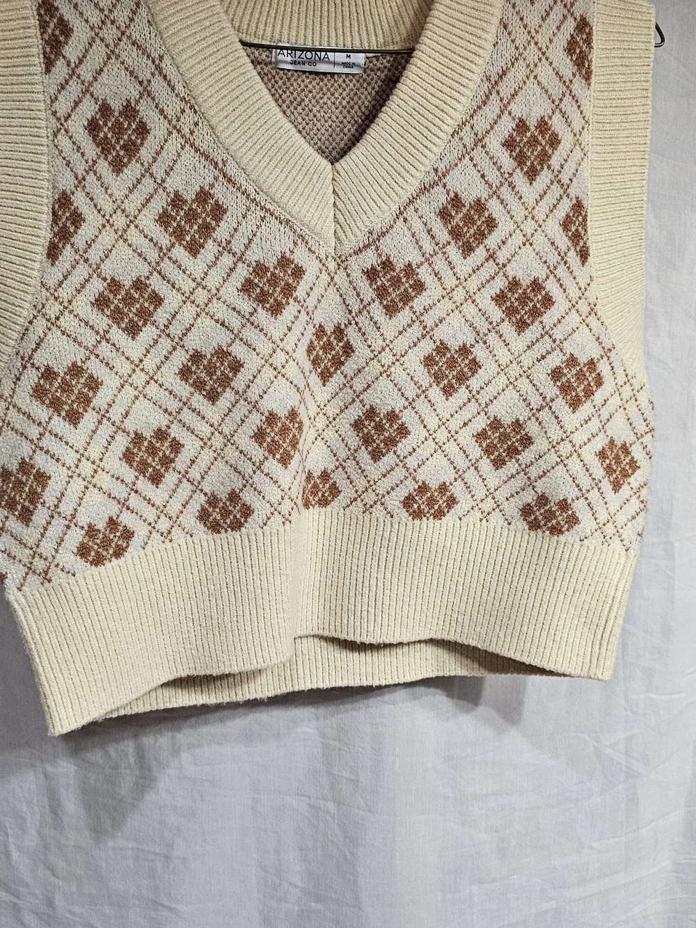 Arizona Jean Company Cream and Brown Argyle V-Neck Sweater Vest Size M Woman